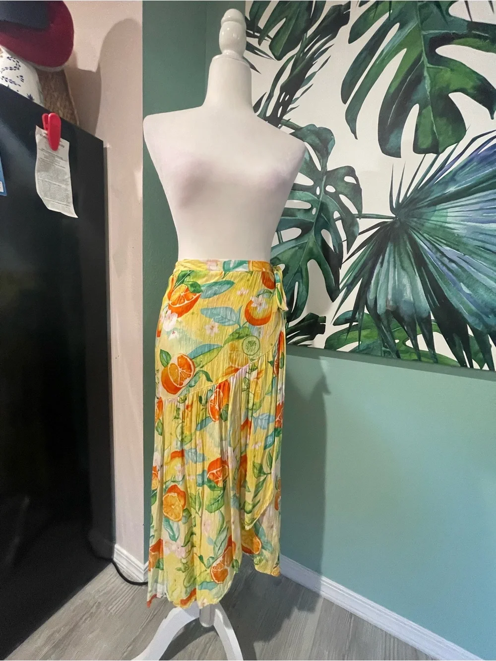C & C California Yellow Citrus-Print Midi Wrap Skirt - Picture 1 of 9